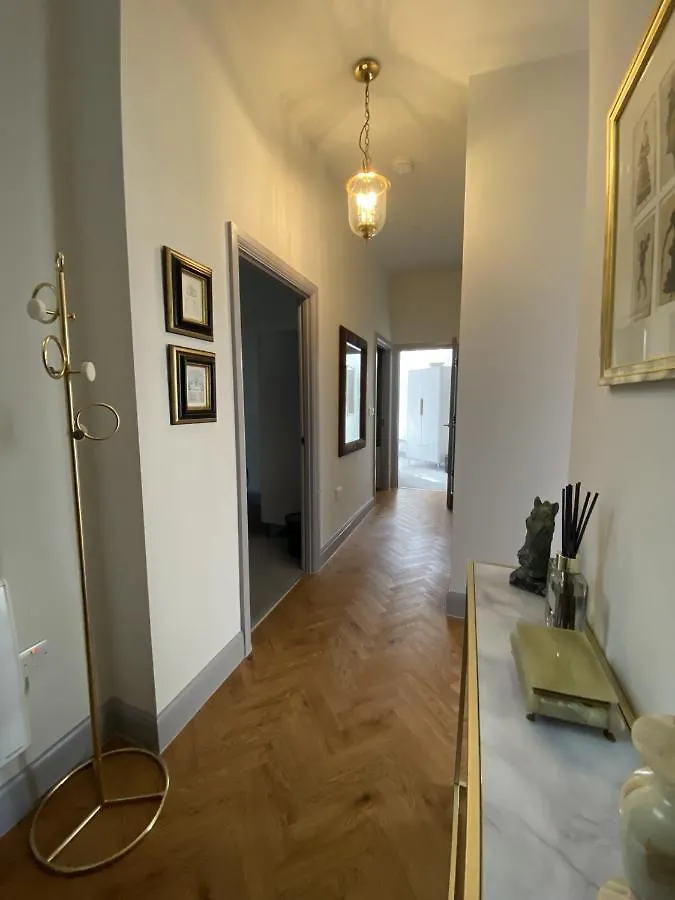 Roman Bath View, Bath Keys Apartment