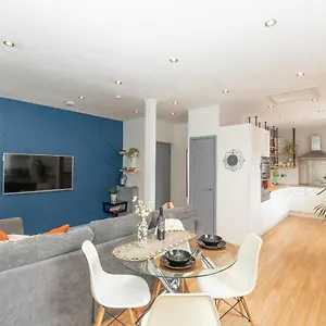 Vibrant Centre Living Apartment Aberdeen