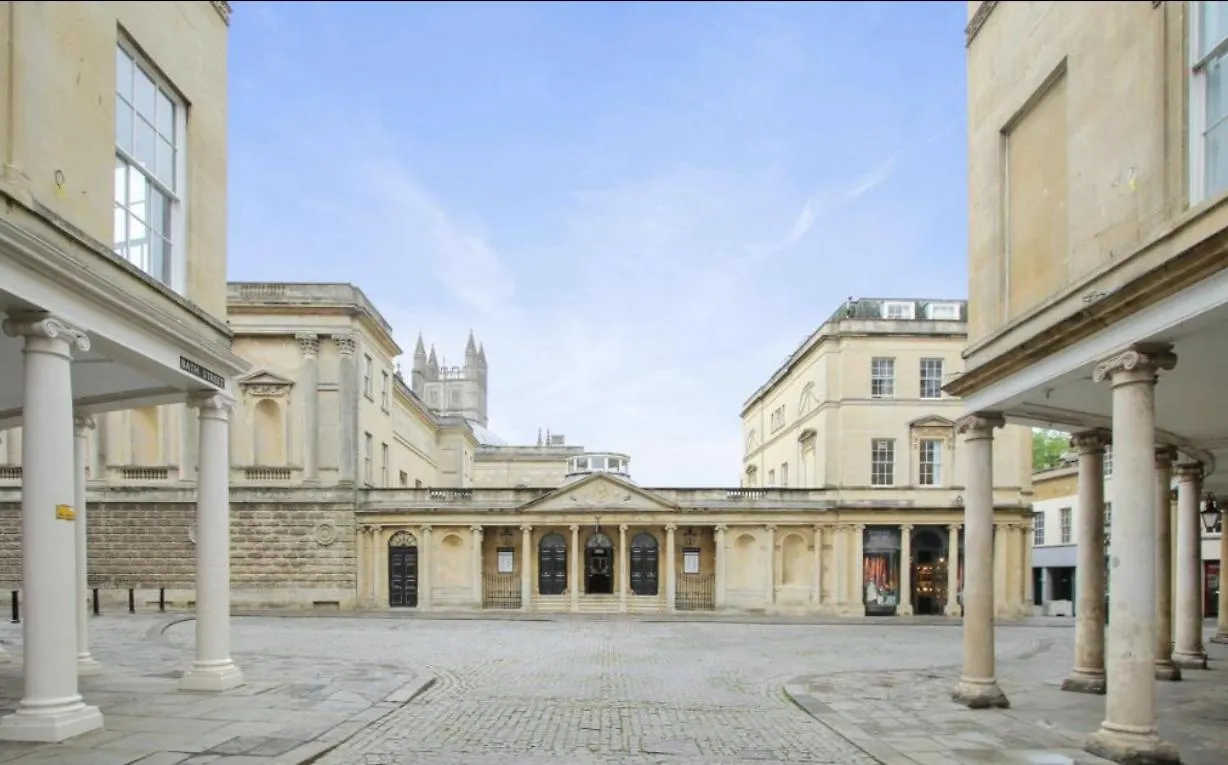 Roman Bath View, Bath Keys